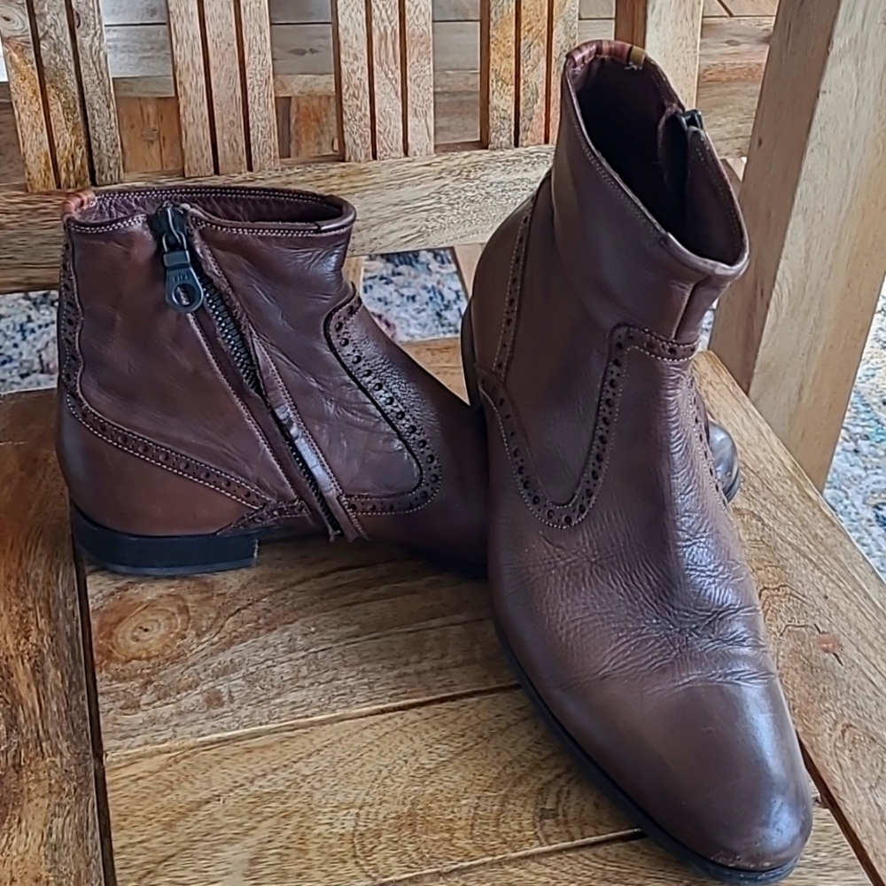 PAUL SMITH ZIP UP ANKLE BOOTS 9.5